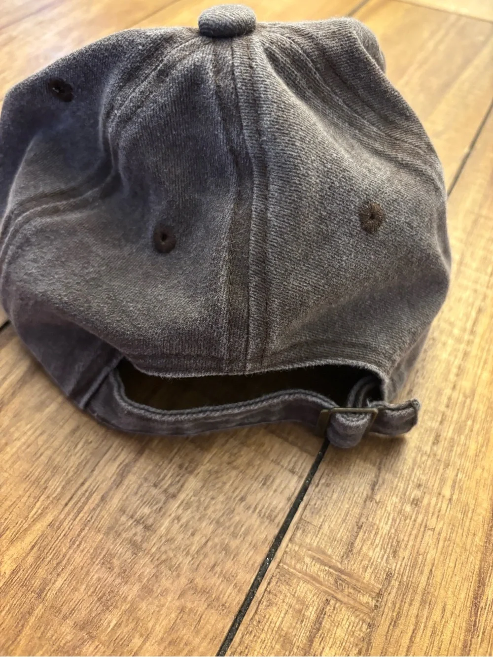 MAMA Embroidered women’s cap - gray